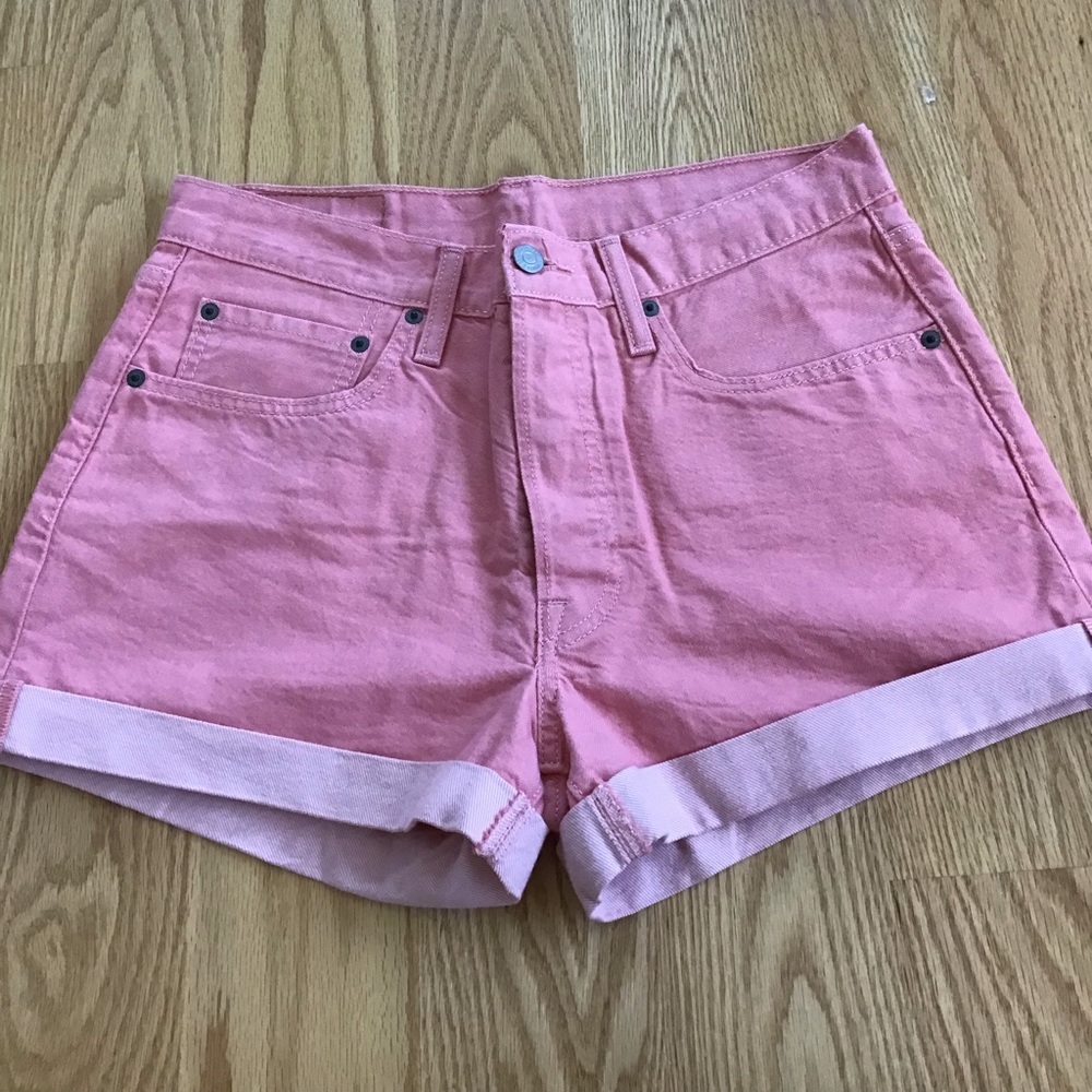pink levi’s 501 shorts